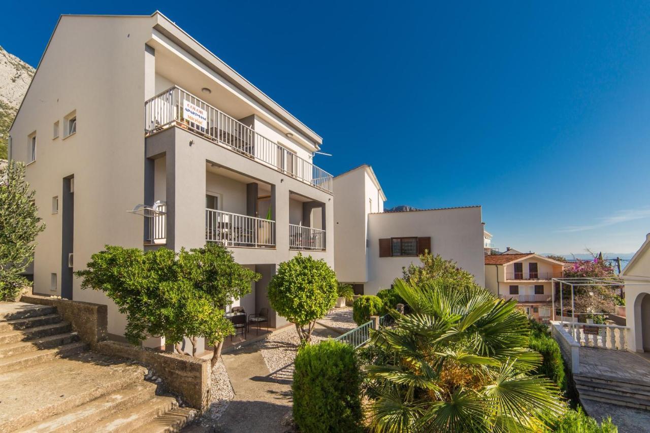 Apartments By The Sea Brist, Makarska - 11078 المظهر الخارجي الصورة