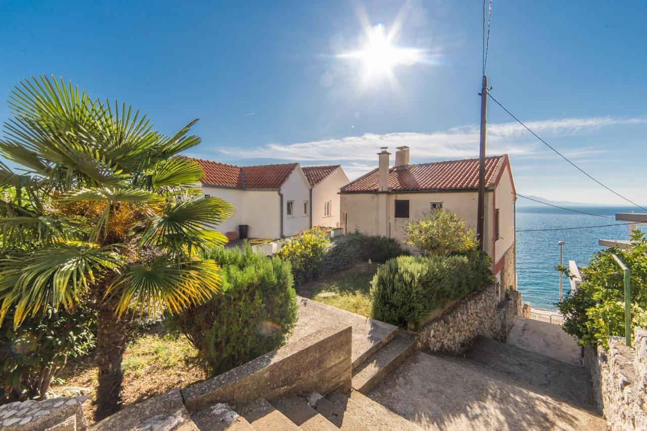 Apartments By The Sea Brist, Makarska - 11078 المظهر الخارجي الصورة