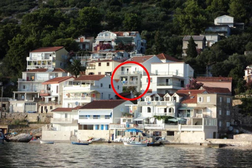 Apartments By The Sea Brist, Makarska - 11078 المظهر الخارجي الصورة
