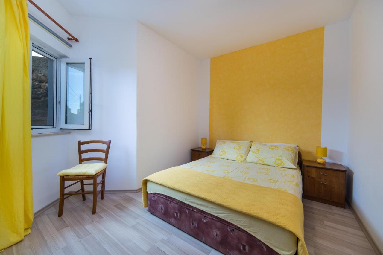Apartments By The Sea Brist, Makarska - 11078 المظهر الخارجي الصورة