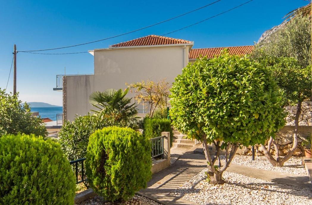Apartments By The Sea Brist, Makarska - 11078 المظهر الخارجي الصورة