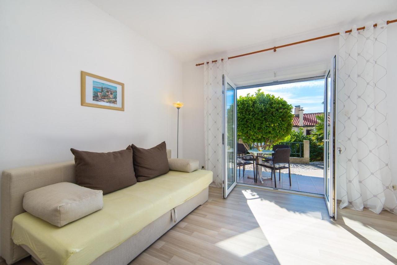 Apartments By The Sea Brist, Makarska - 11078 المظهر الخارجي الصورة