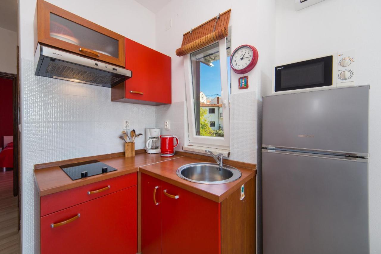 Apartments By The Sea Brist, Makarska - 11078 المظهر الخارجي الصورة