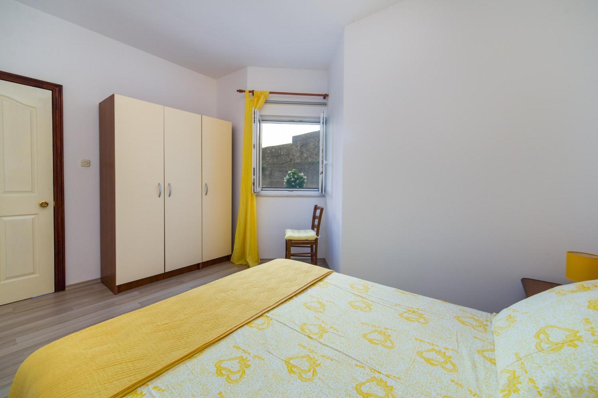 Apartments By The Sea Brist, Makarska - 11078 الغرفة الصورة