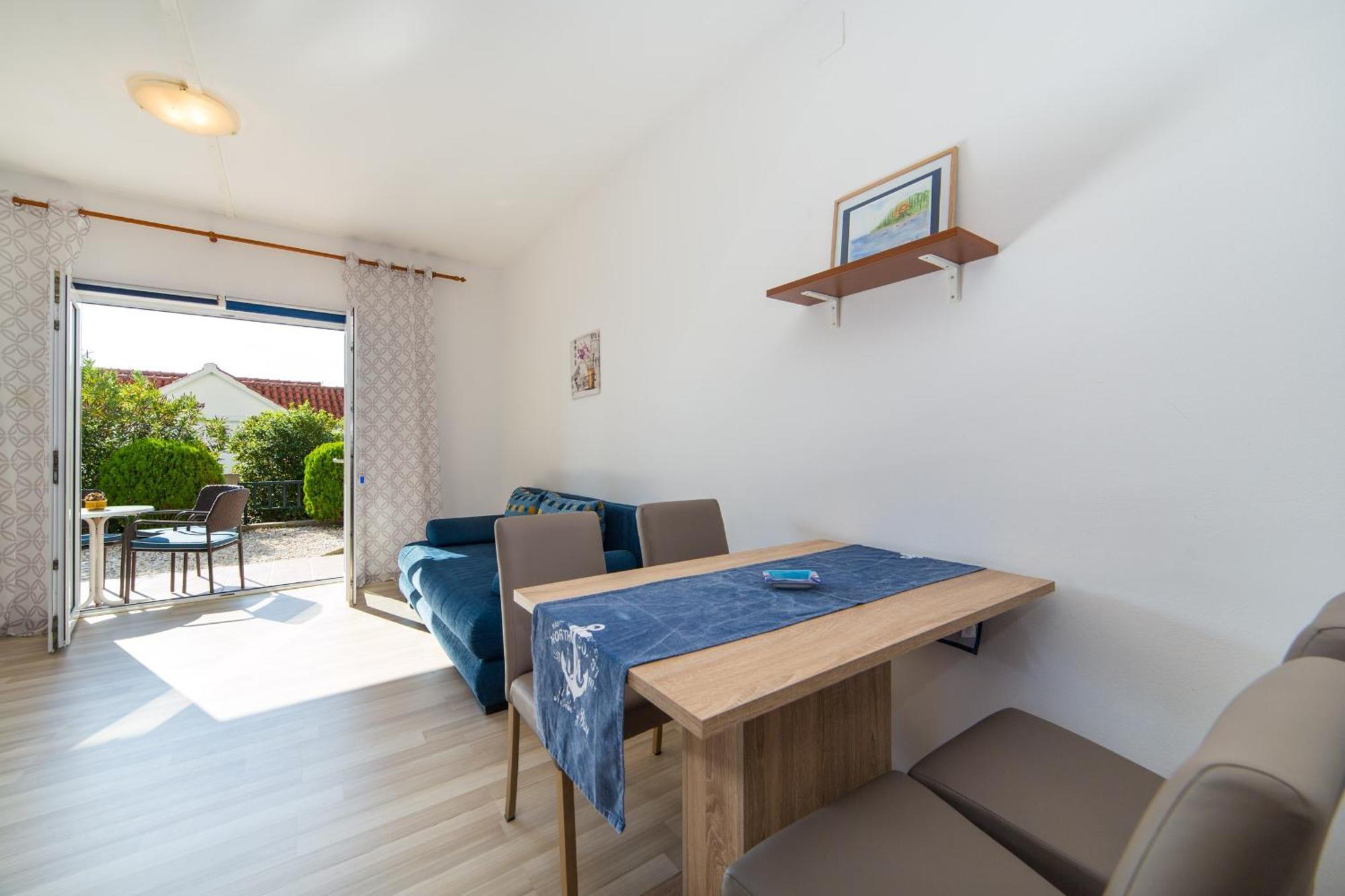 Apartments By The Sea Brist, Makarska - 11078 الغرفة الصورة