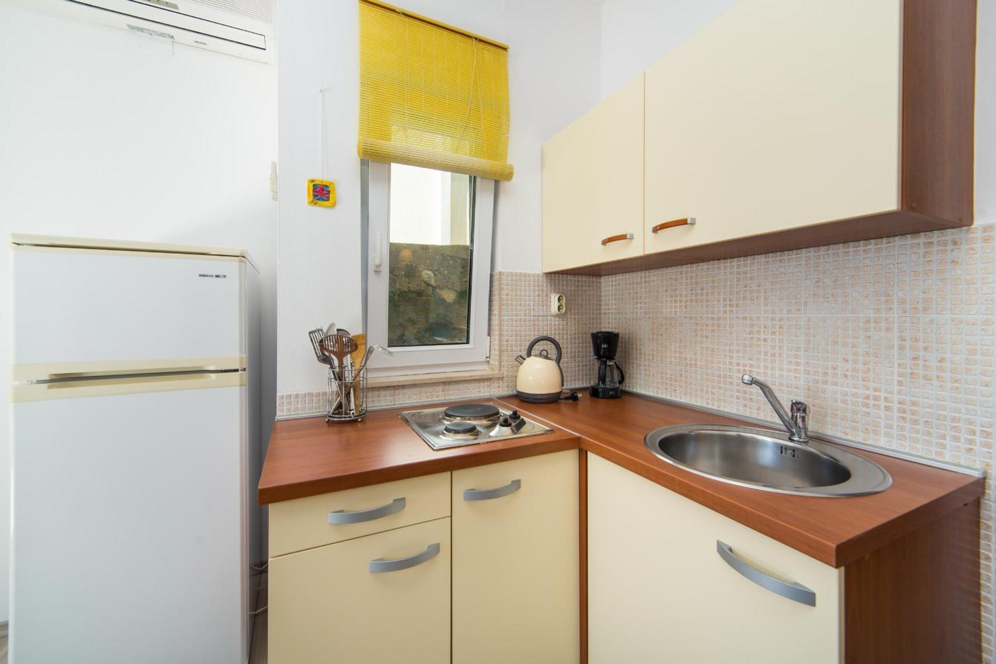 Apartments By The Sea Brist, Makarska - 11078 الغرفة الصورة