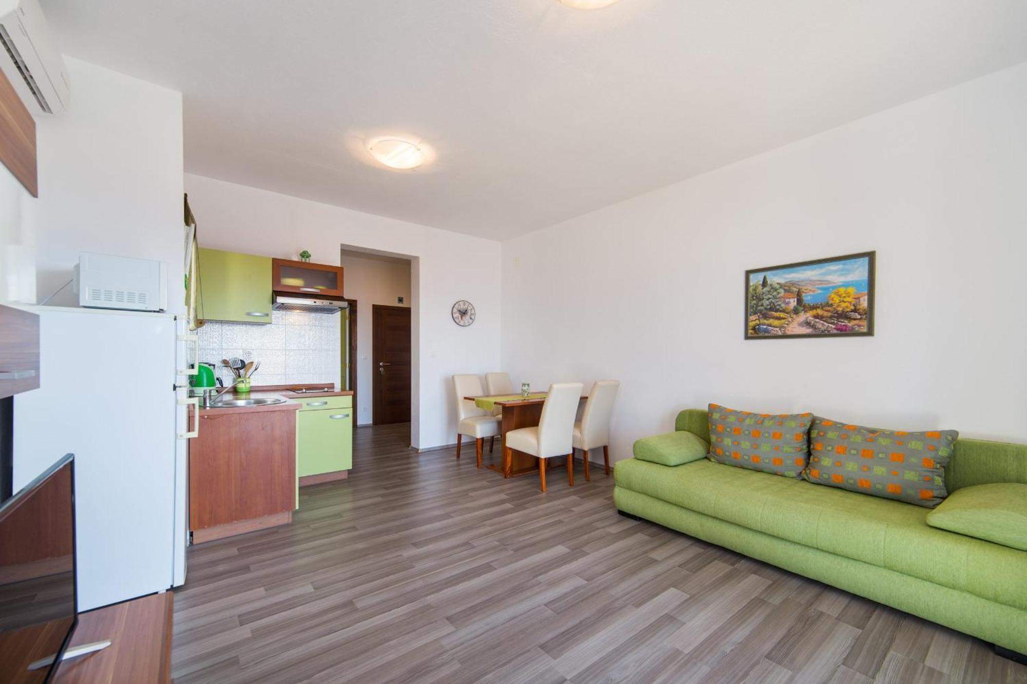 Apartments By The Sea Brist, Makarska - 11078 الغرفة الصورة